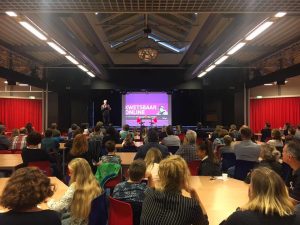 300 aanwezigen bij #KwetsbaarOnline in Hulst!