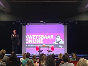 300 aanwezigen bij #KwetsbaarOnline in Hulst!